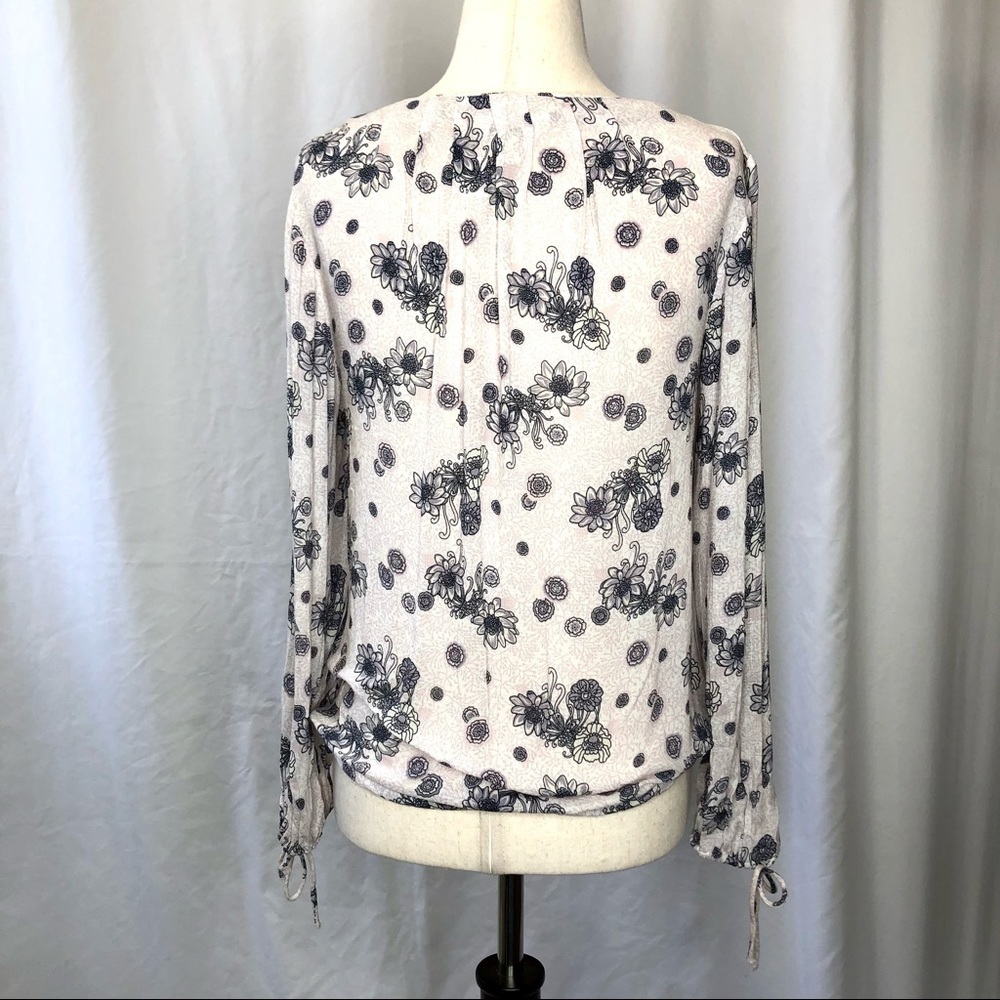 Lucky Brand semi-sheer crepe buttoned lotus top XS - Picture 5 of 8
